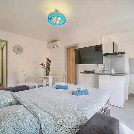 Apartment Le Tom - 600m - Verriere Cote D'azur